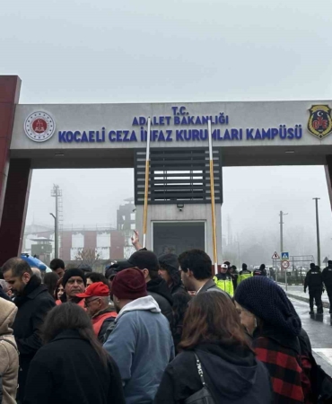 Dilovası’ndaki parfüm tesisi yangını davasında sanıklar hakim karşısında