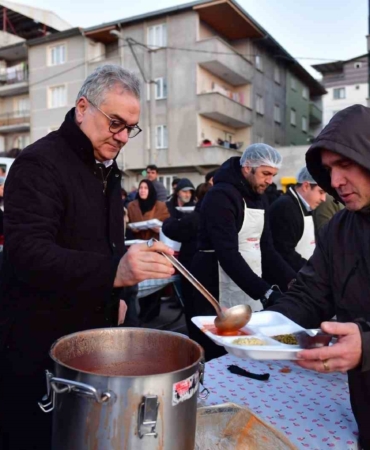 Osmangazi’de gönül sofraları Geçit Mahallesi’nde kuruldu