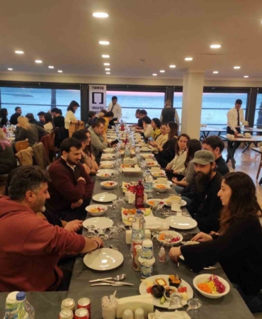 Burhaniyeli mimarlar iftarda buluştu