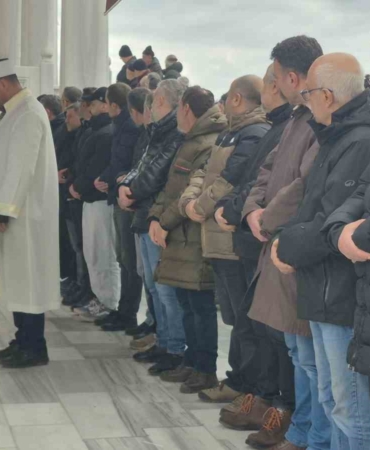 Yüz gerdirme ameliyatı sonrası hayatını kaybeden Sibel Yiyin, son yolculuğuna uğurlandı