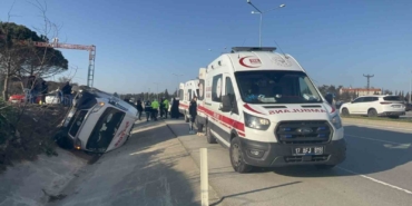 Çanakkale’de yolcu minibüsü devrildi: 8 yaralı