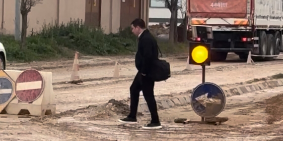 Edirne’de bozuk yollar sürücüleri ve yayaları canından bezdirdi