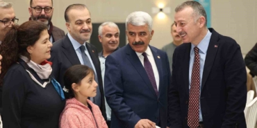 Büyükakın’dan sağlıkçılara: "Siz sadece meslek değil insanlık görevi yapıyorsunuz"