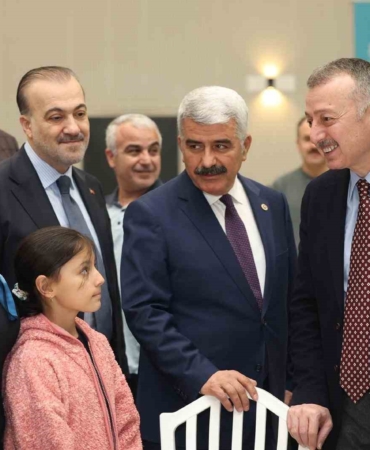 Büyükakın’dan sağlıkçılara: "Siz sadece meslek değil insanlık görevi yapıyorsunuz"