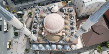 Arnavutköy’ün simgesi 46 yıllık Merkez Camii yıkılıyor