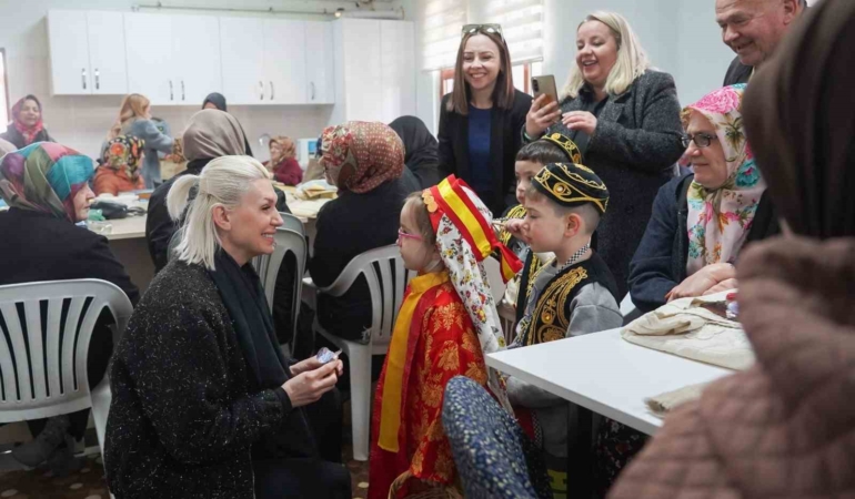 Başkan Subaşı mukabele programına katılan kadınlarla bir araya geldi
