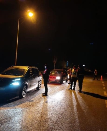 Bilecik’te yol kontrol faaliyetinde 498 kişi sorgulandı