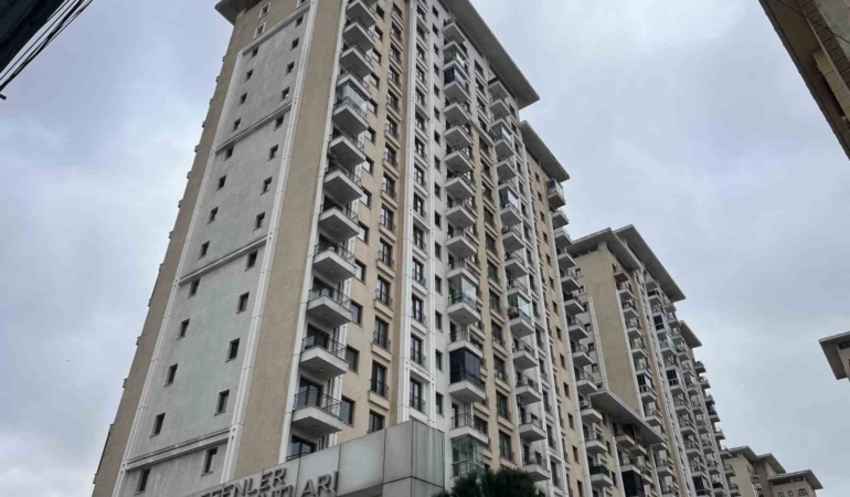 Esenler’de sitedeki silahlı kavgada 19 yaşındaki genç hayatını kaybetti