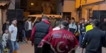 Edirne’de asker uğurlama eğlencesinde renkli görüntüler