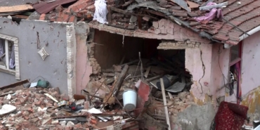 Fatih’te çöken binaların ardından çevrede hasar tespit çalışması başlatıldı