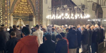 Bursa’da Muhsin Yazıcıoğlu için Ulucami’de mevlid okutuldu, helva ikram edildi