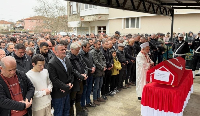 Eğlence mekanına gerçekleştirilen saldırıda ölen polis memuru son yolculuğuna uğurlandı