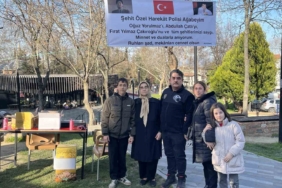 Şehitler için mevlit şekeri dağıttı