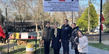 Şehitler için mevlit şekeri dağıttı