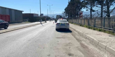 İki tırın arasında feci ölüm