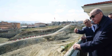 Cumhurbaşkanı Erdoğan, Cerrahpaşa Tıp Fakültesi Hastanesi inşaatında inceleme yaptı