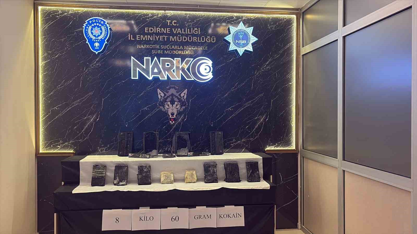 Kapıkule’de araçtaki gizli bölmede 8 kilo 60 gram kokain ele geçirildi