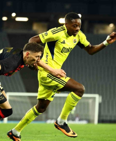 Trendyol Süper Lig: Fatih Karagümrük: 2 - Fenerbahçe: 0 (Maç sonucu)