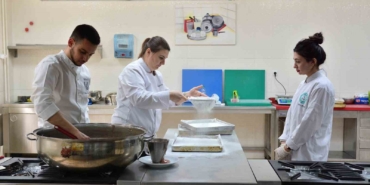 Gastronomi öğrencilerinden özel lokum üretimi