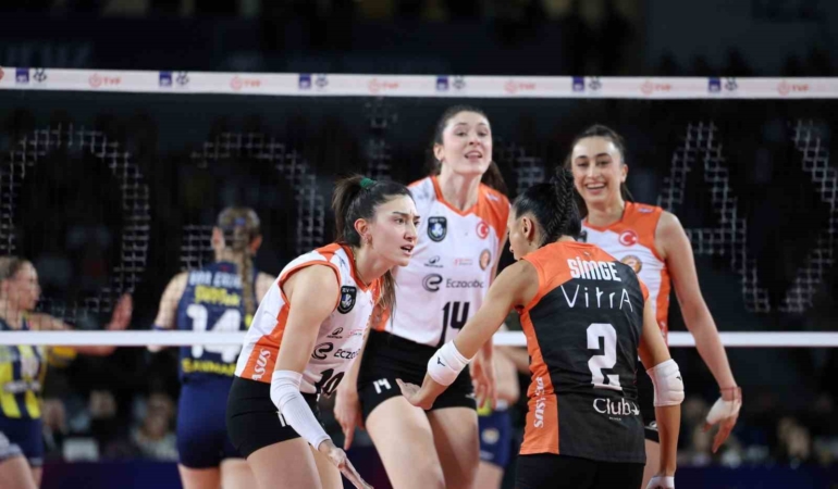 Eczacıbaşı Dynavit, Kupa Voley’de adını finale yazdırdı