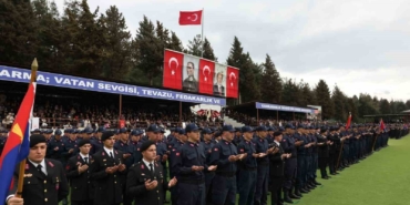 Çanakkale’de eğitimleri tamamlanan acemi erler yemin etti