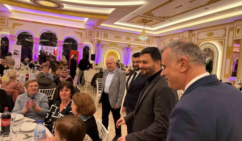 Başkan Öztekin Prizren’de Rumeli Türkleriyle aynı sofrayı paylaştı