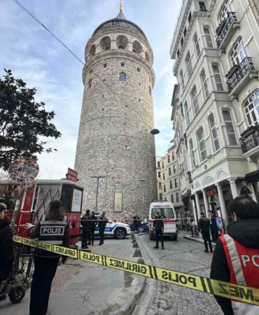 Galata Kulesi’nden atlayan kadın hayatını kaybetti