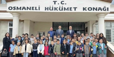 Bilecik’te öğrenciler ‘Yerel Yönetimler’ konusunu makamda inceledi