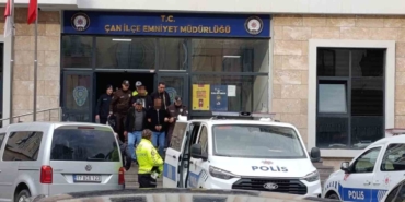 Çaldıkları araçla Edremit’te yakalanan 2 şüpheli tutuklandı