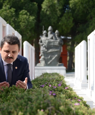 Gelibolu Tarihi Alan Başkanı Kaşdemir: "Çanakkale ruhu, bu aziz milletin kalbinde ebediyen var olsun"