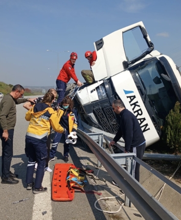 Susurluk’ta tek taraflı kazada sürücü yaralandı