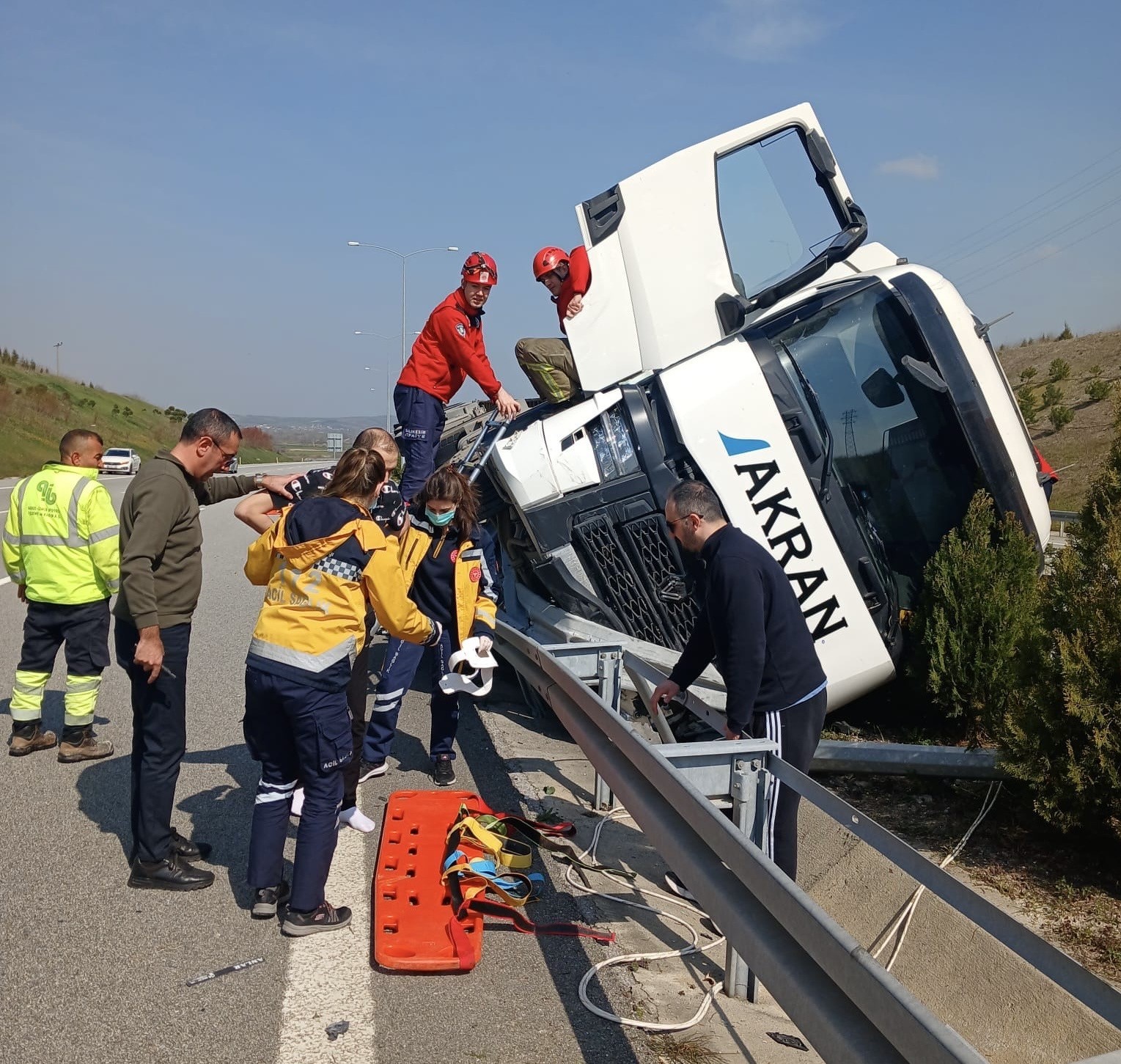 Susurluk’ta tek taraflı kazada sürücü yaralandı