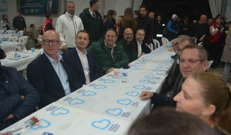 Ayvalık’ta Büyükşehir Belediyesi’nden dev iftar