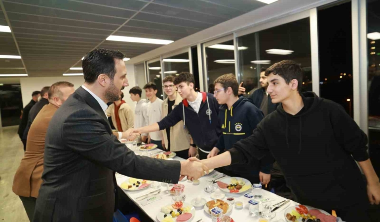 Arnavutköy’de Ramazan coşkusuna AK Parti İstanbul İl Başkanı Abdullah Özdemir eşlik etti