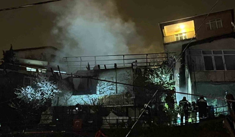 Sarıyer’de iki gecekondu alev alev yandı: 6 yaralı