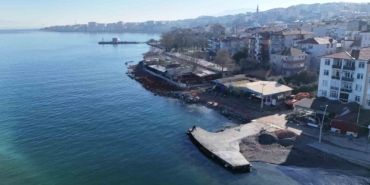 Değirmendere sahiline taşkınlara karşı dalgakıran inşa ediliyor