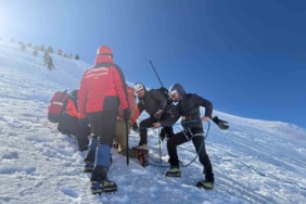 Uludağ’da mahsur kalan 2 kadın kurtarıldı