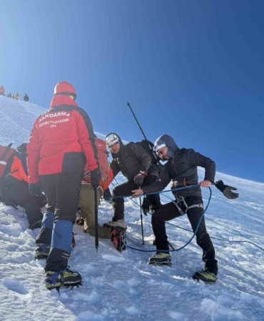 Uludağ’da mahsur kalan 2 kadın kurtarıldı