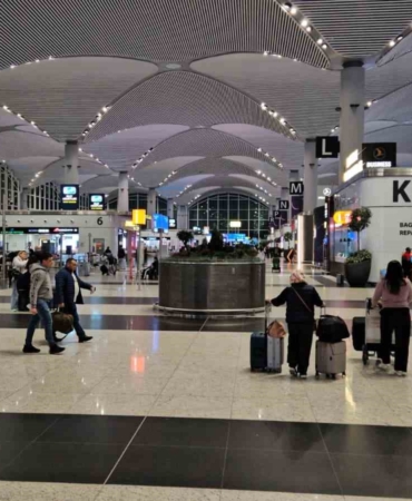 İsrail-İran gerginliği uluslararası uçuşları etkiledi: 227 uçuş iptal edildi