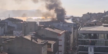 Şehir merkezinde korku dolu anlar: Depo yandı, dumandan göz gözü görmedi