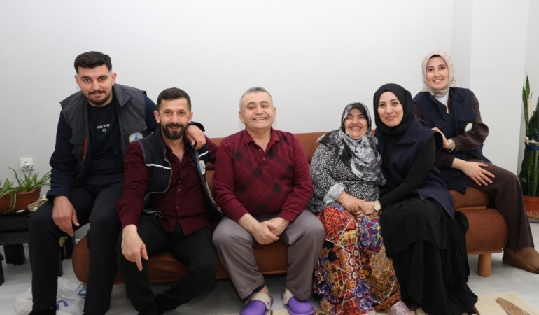 Kartepe’de bayramda gönüllere dokunan ziyaret