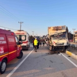 Balıkesir’deki kamyon ile traktör çarpıştı: 2 yaralı