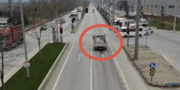 Bursa’da kırmızı ışık ihlali yapan araçlar dron ile böyle tespit edildi