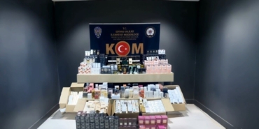 Edirne’de kaçakçılık operasyonları: 2 milyon liralık parfüm ve akıllı saat ele geçirildi