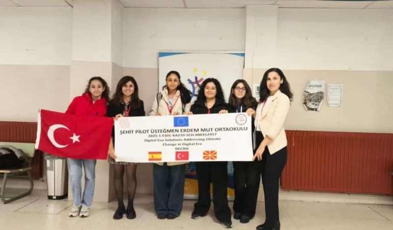 Burhaniyeli öğrenciler İspanya’da Türkiye’yi temsil etti