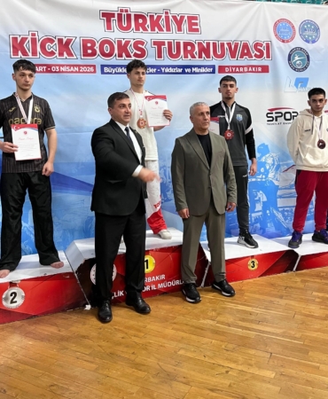 Çayırovalı kick boksçular Diyarbakır’dan 2 madalyayla döndü