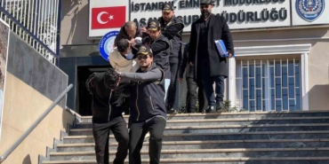 Kadıköy’de ev sahibi ve bakıcıyı bağlayıp 1 milyon TL çaldılar: Şüpheli yurt dışına kaçarken yakalandı