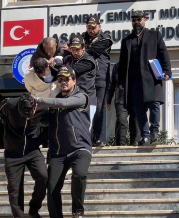 Kadıköy’de ev sahibi ve bakıcıyı bağlayıp 1 milyon TL çaldılar: Şüpheli yurt dışına kaçarken yakalandı