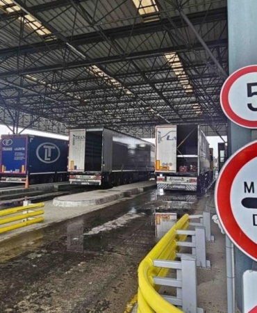 Çikolata dolu çantadan 220 bin Euro çıktı