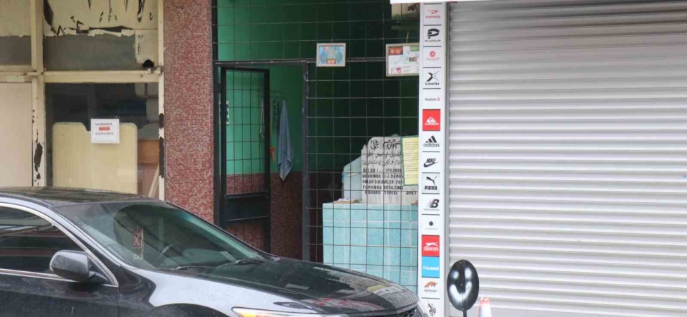 Sakarya’da sokak arasındaki sırrı çözülemeyen türbe merak konusu oldu